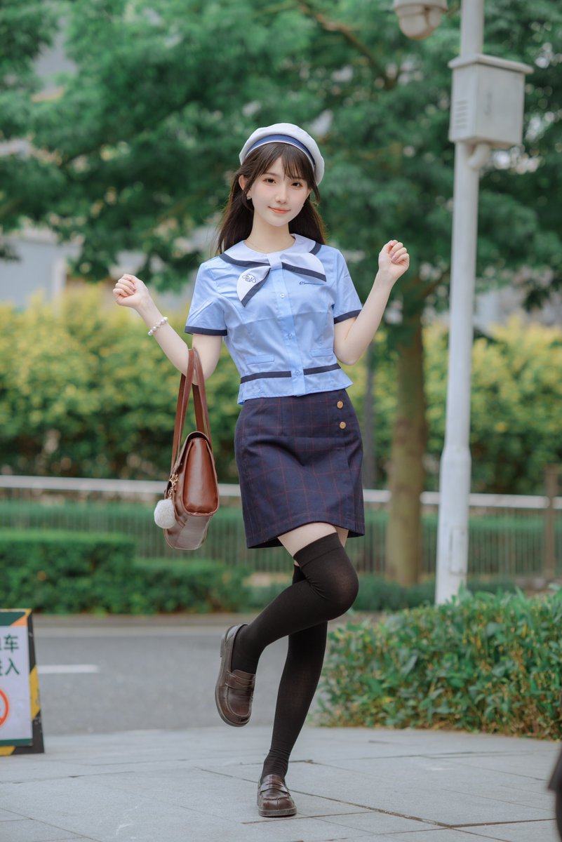 ssf91ss's tweet image. 发一组JK制服美少女
出镜：樱桃在不在