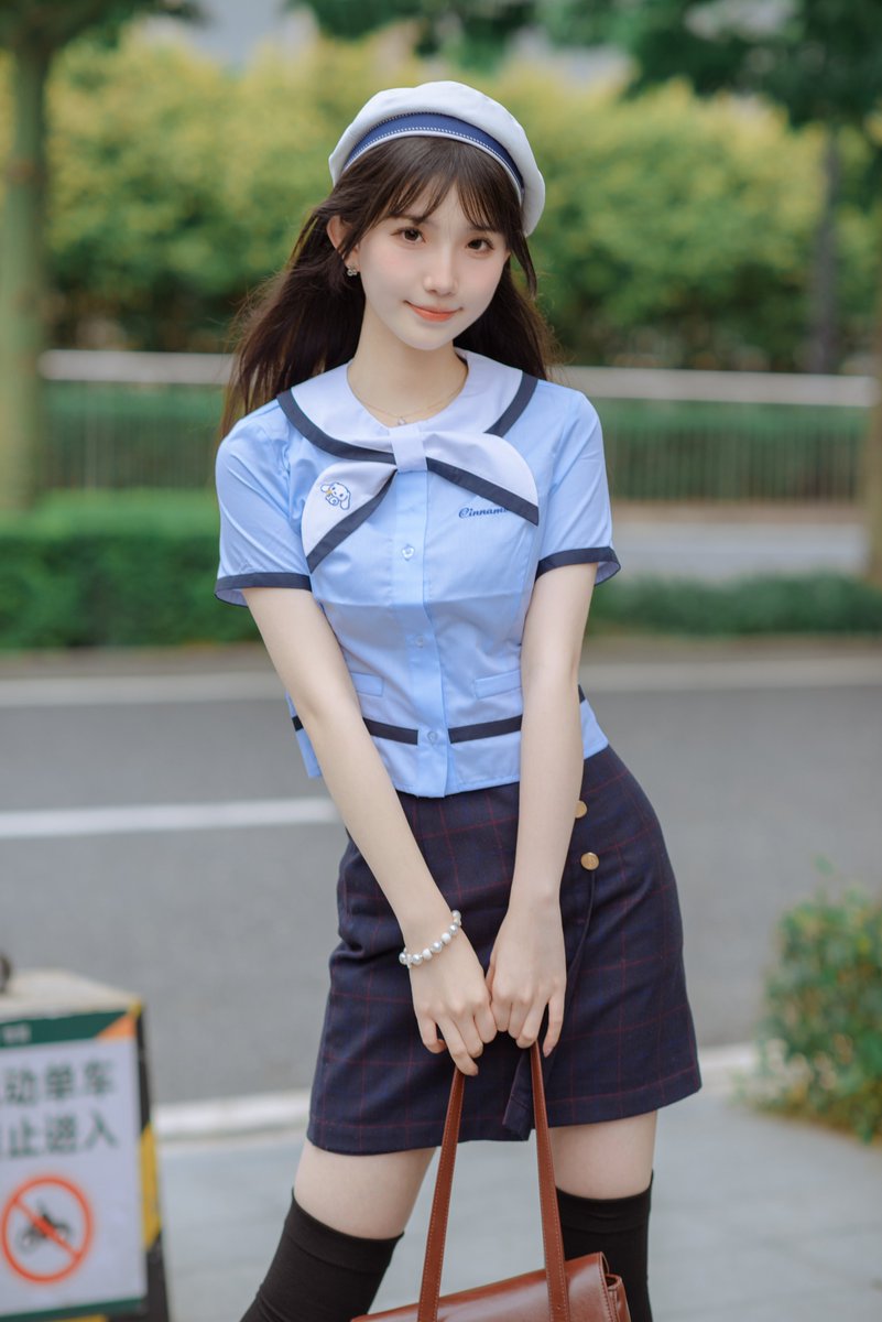 ssf91ss's tweet image. 发一组JK制服美少女
出镜：樱桃在不在