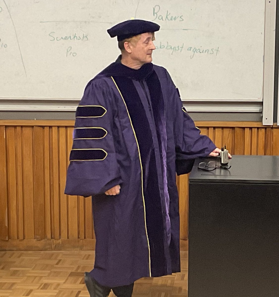 StatsUoA's tweet photo. If you didn't make it to Prof. Russell Millar's fabulously fishy inaugural lecture this evening keep an eye out @ https://t.co/9Nm6b6XZiO for the recording and read his first paper that whetted his appetite for modelling fish 🐟📜https://t.co/6jAv3lNLdS https://t.co/XdXyFRjRei