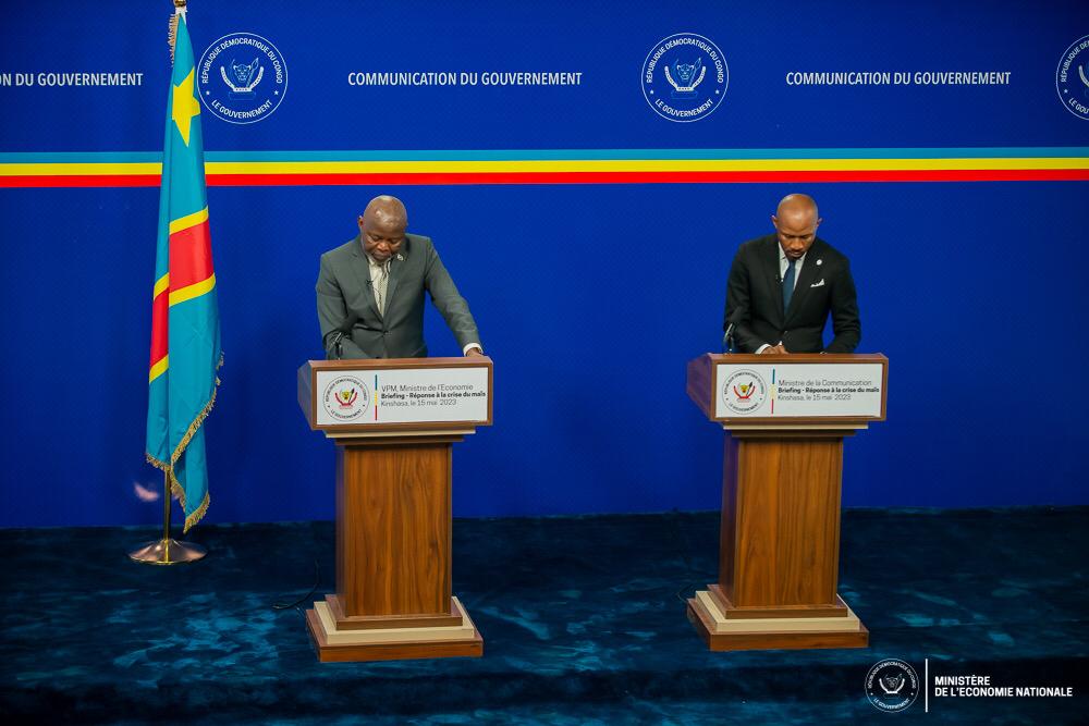 BandendeF's tweet photo. Briefing du PN et VPM Vital KAMERHE sur la Conjoncture économique.
Tous les cadres et autorités du parti unis et rangé derrière le SG Billy Kambale étaient présents pour soutenir leurs leaders Vital KAMERHE. Bomoko nde makambo. https://t.co/UrzjMYOhsT