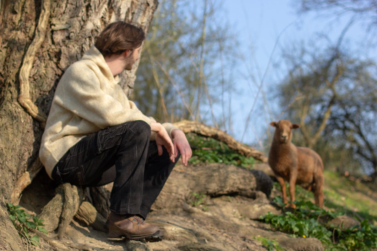Des pulls 100 % laine pour préserver la #biodiversité Le projet Laine fleurie, de <a href="/natagora/">Natagora</a> valorise la laine locale de moutons pâturant dans des réserves naturelles. Par <a href="/estellespoto/">Estelle Spoto</a> #planète #nature lesoir.be/513397/article…