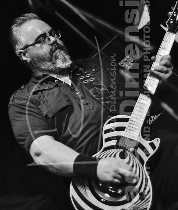 Andy and his old Gibson Les Paul 

#gibsonlespaul #gibsonlespaulcustom #zakkwylde #LiveMusic #HeavyMetal #blacksabbathfans #bands #RockAndRoll #guitarplayer #Sabbath #CoversBands #metalhead #hardrock #rockstar #IronMan #gibson #OzzyOsbourne #gibson #RockLegends #Paranoid #me…