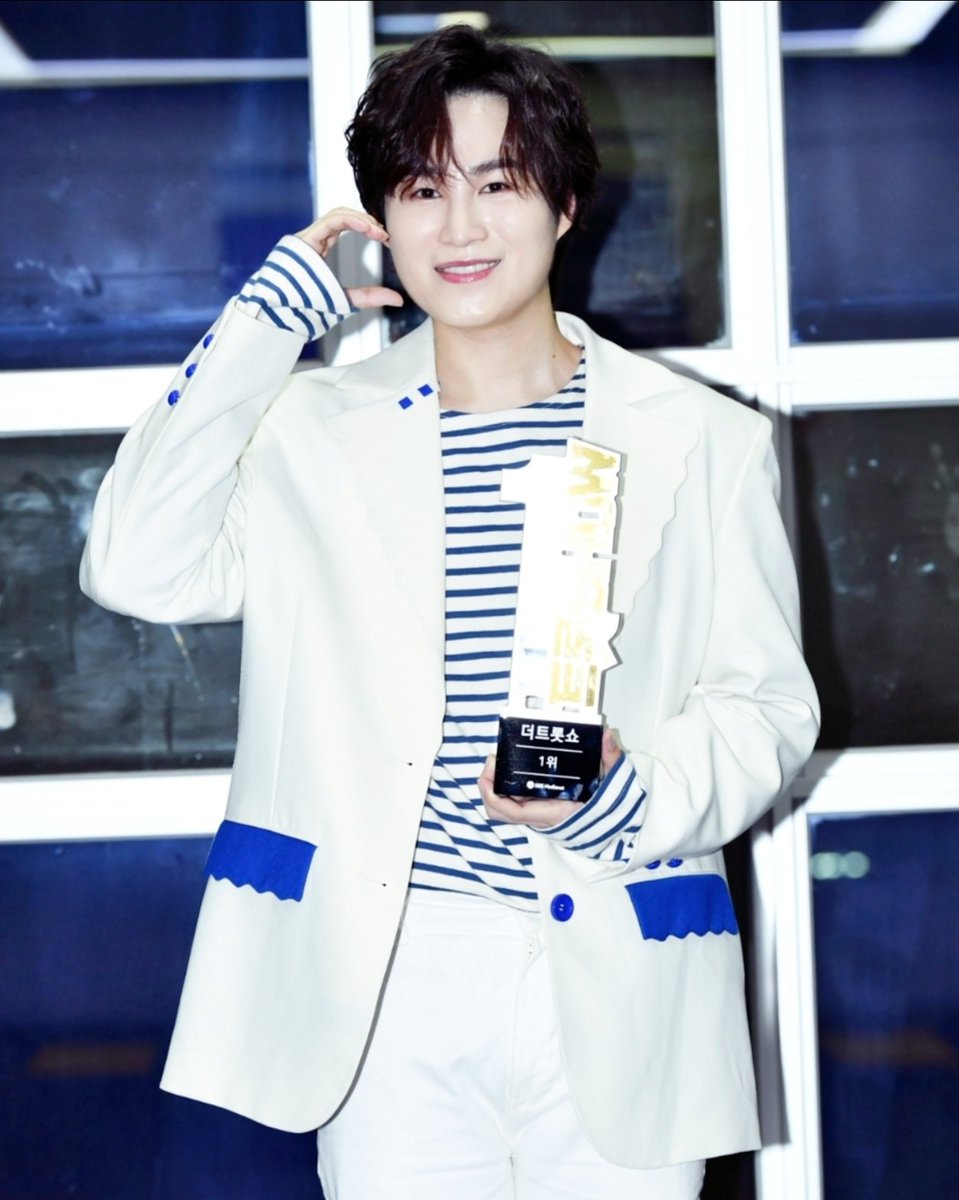 더 트롯쇼 84회
스타플래닛 포토

🎊짠짠짠 연속2승 축하드립니다

#김희재 #金熙栽 #kimheejae
#치명섹시트롯돌
#더트롯쇼MC_김희재 
#더트롯쇼
