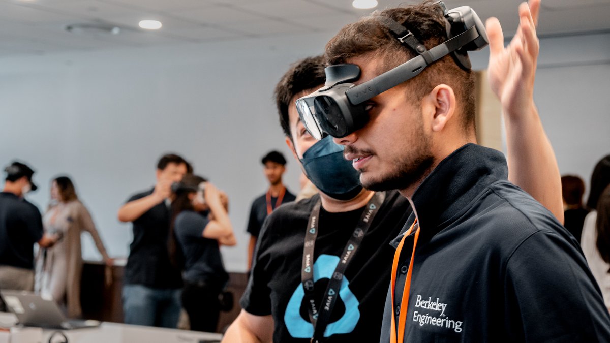 paoyc's tweet photo. Welcome #Berkeley GLOBE program to visit #HTC today. Great to meet with young talents and get many new angle questions.

#Viverse #ViveArts #ViveOriginals #ViveXRElite #HTCVive https://t.co/uzm0402ceE