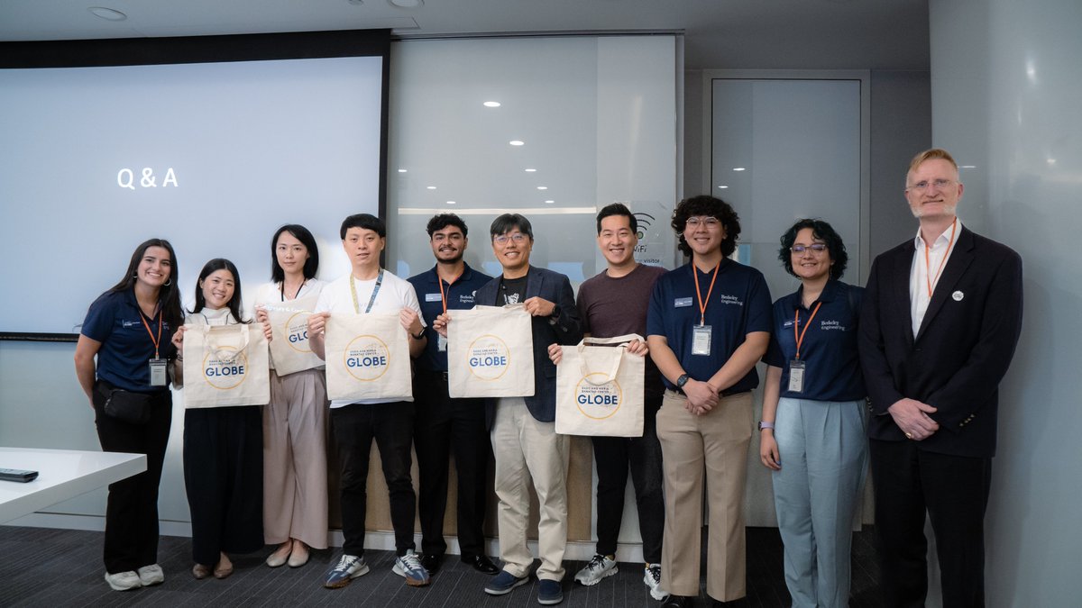 Welcome #Berkeley GLOBE program to visit #HTC today. Great to meet with young talents and get many new angle questions.

#Viverse #ViveArts #ViveOriginals #ViveXRElite #HTCVive