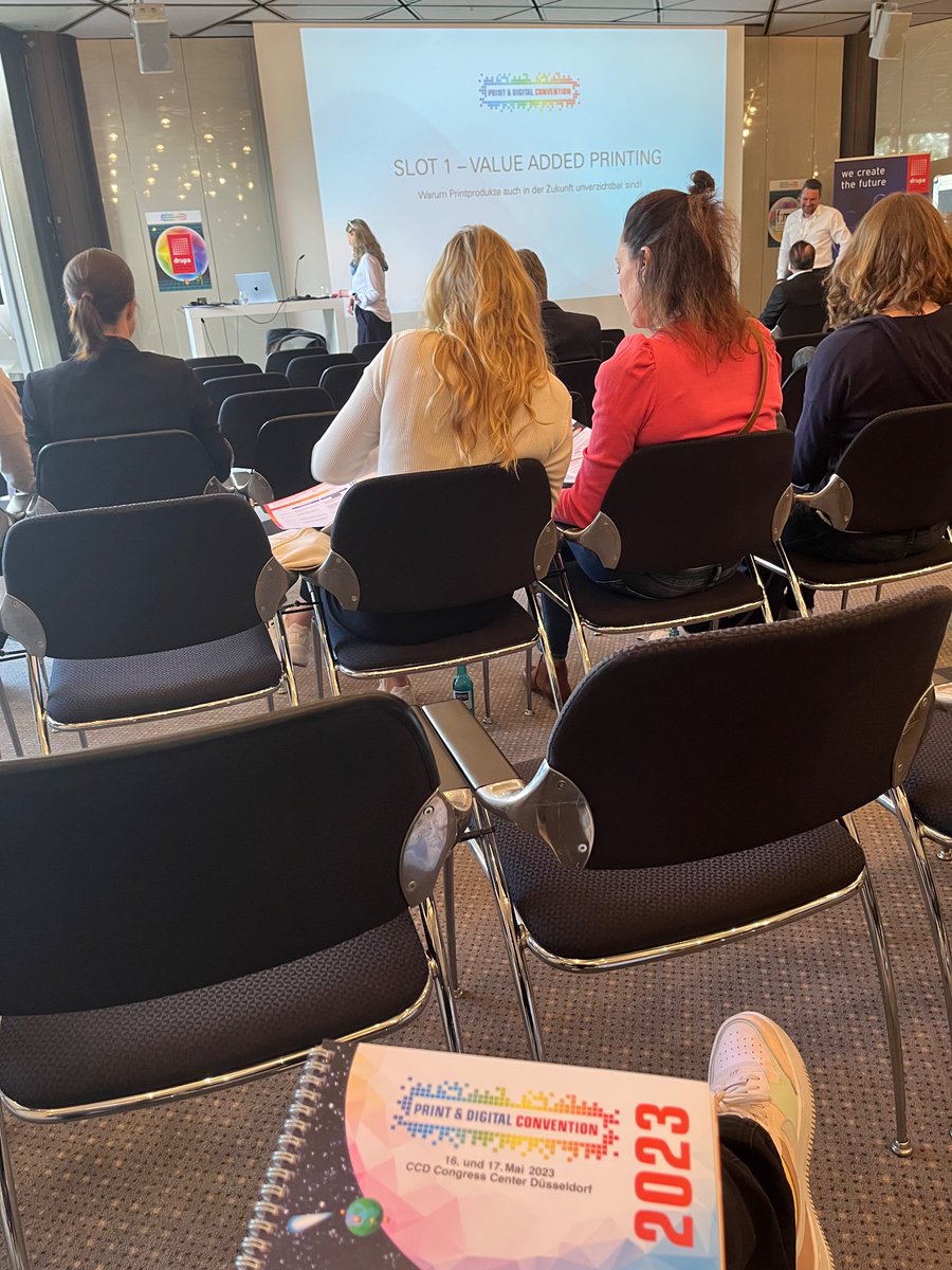 ITCenterRWTH's tweet image. Analog 🖨️ meets Digital 💻 

Auch das IT Center ist bei der diesjährigen Print &amp;amp; Digital Convention in #Düsseldorf dabei! 🤩 

Wir freuen uns auf spannende Vorträge, #Networking und einen Ausblick auf die Zukunft in dieser Branche. 💬 

#PrintDigitalCon