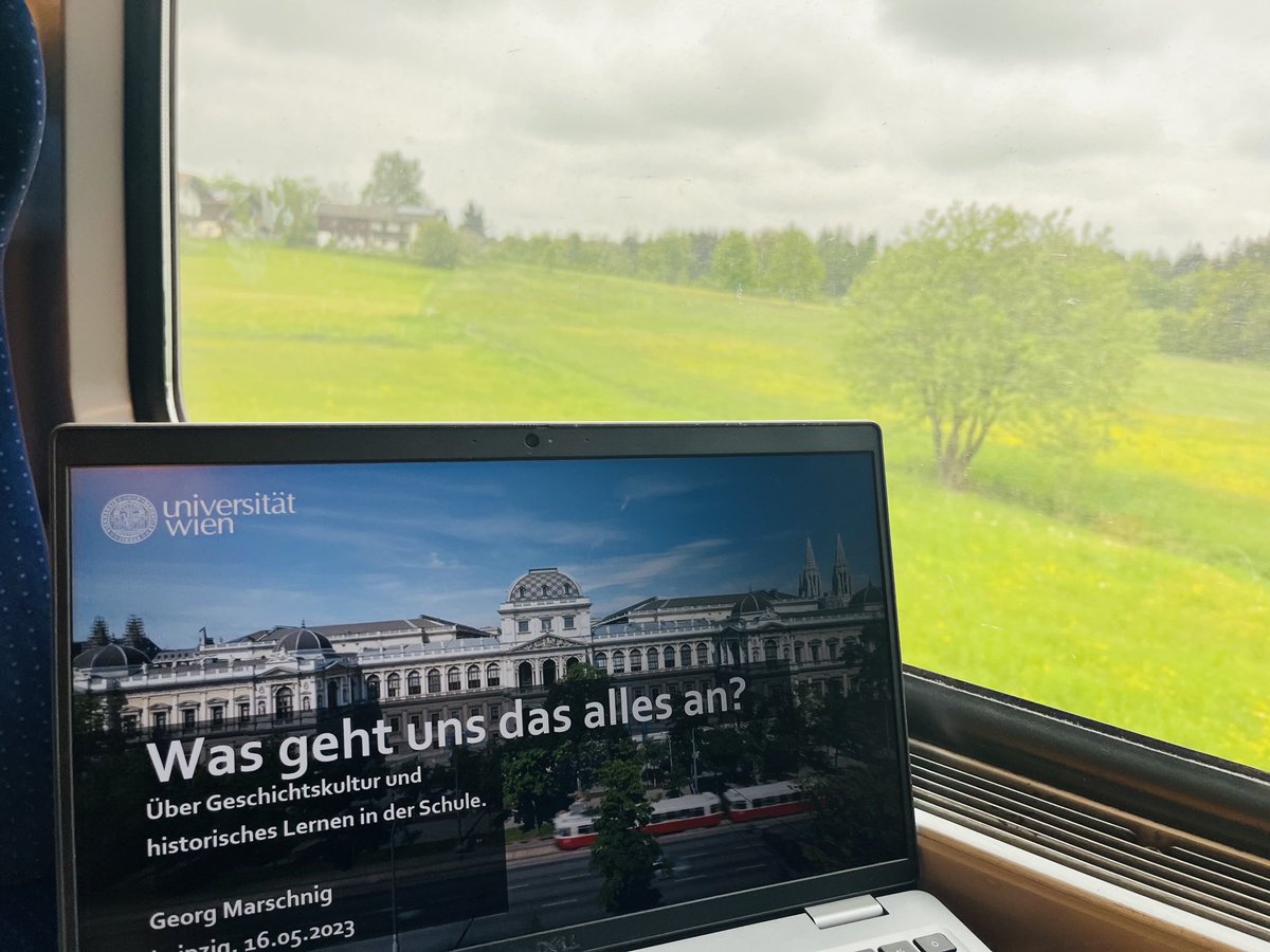 GeorgMarschnig's tweet photo. 🚂Auf dem Weg nach Leipzig ⁦und ⁦@HISTOdigitaLE⁩ zu meinem heutigen Vortrag „Was geht uns das alles an? Über Geschichtskultur und historisches Lernen in der Schule“🌿

#geschichtsdidaktik #uniwien ⁦@UniLeipzig⁩ https://t.co/sE2Lz1Dkie