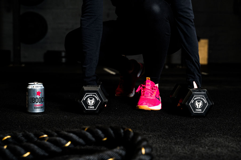 purebooch's tweet image. Sweat, Swig, Repeat! 🔁 Pure Booch is hitting the weights with you! 🏋️‍♂️ Why? Because our Booch is part of your power team. Less sugar, more live cultures, it's the natural energy kick your workout needs. Fuel your hustle, and up your post-workout game - all in one sip! 💥🚀 #Booch