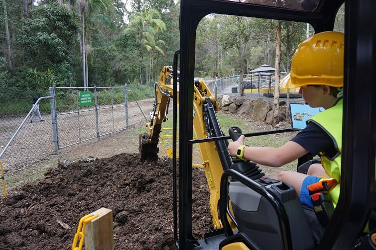 Dig IT review and giveaway, Brookfield Show, school open days, upcoming family performances and more - mailchi.mp/brisbanekids/d…