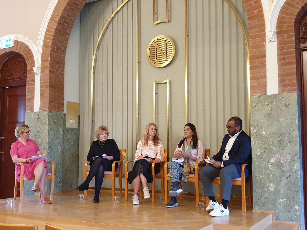 nhrf_hrd's tweet photo. Thanks to @MaryLawlorhrds for visiting Oslo and speaking at two events on human rights defenders. Thanks also to Norway's Minister of Foreign Affairs @AHuitfeldt, the Vice Mayor for Culture and Sport in Oslo @OmarSamyGamal1 and Pakistani HRD @naghma_iqtidar for participating. https://t.co/lZs6xxaG16