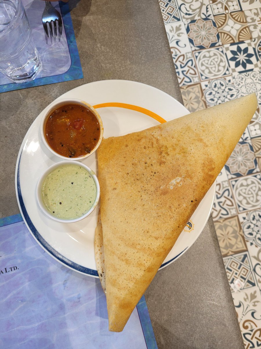 Who invented dosa in India?
Originating in southern India, the crispy dosa is said to have been around since the 5th century AD. It's said that dosa was first referenced by Chalukya King Somesvara III in Tamil literature in 1054 AD.

Dosas originated in South India, but its