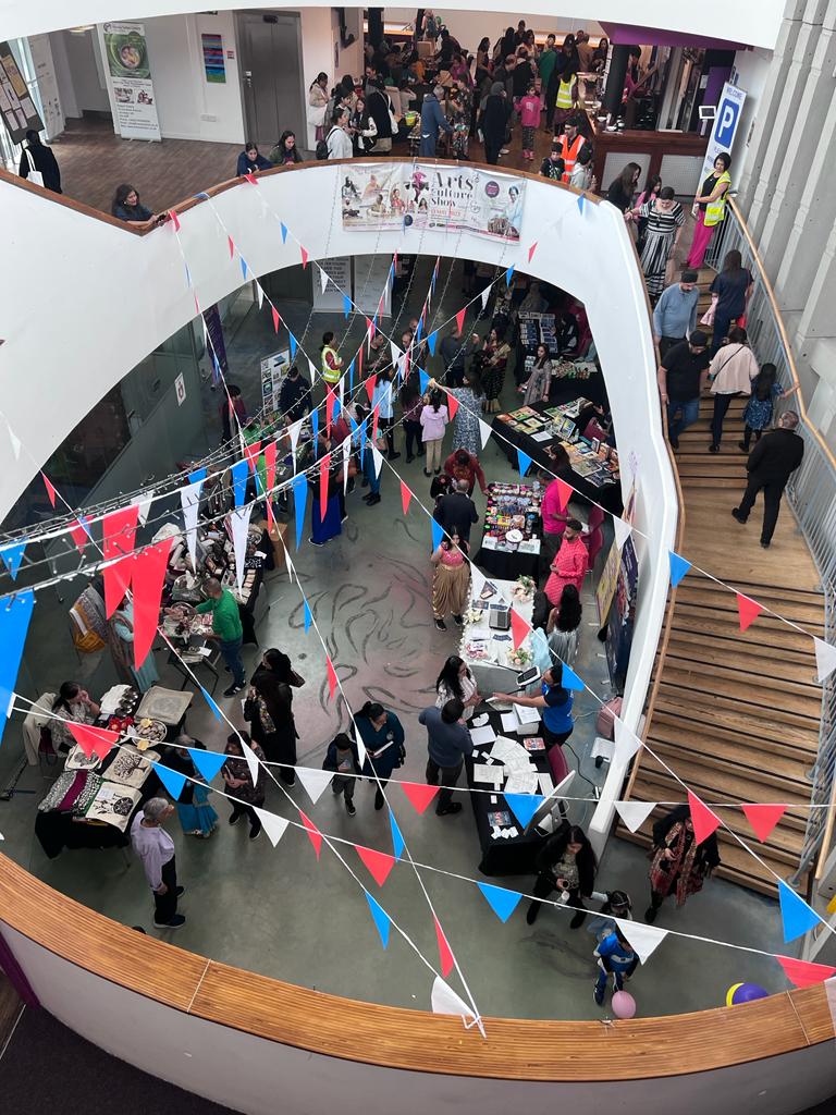 Peepul_Centre's tweet image. Great Successful Event at our Peepul Arts Wellbeing Mela! Thank you for all your support and watch this space for next coming event!
#mela #fun #stalls