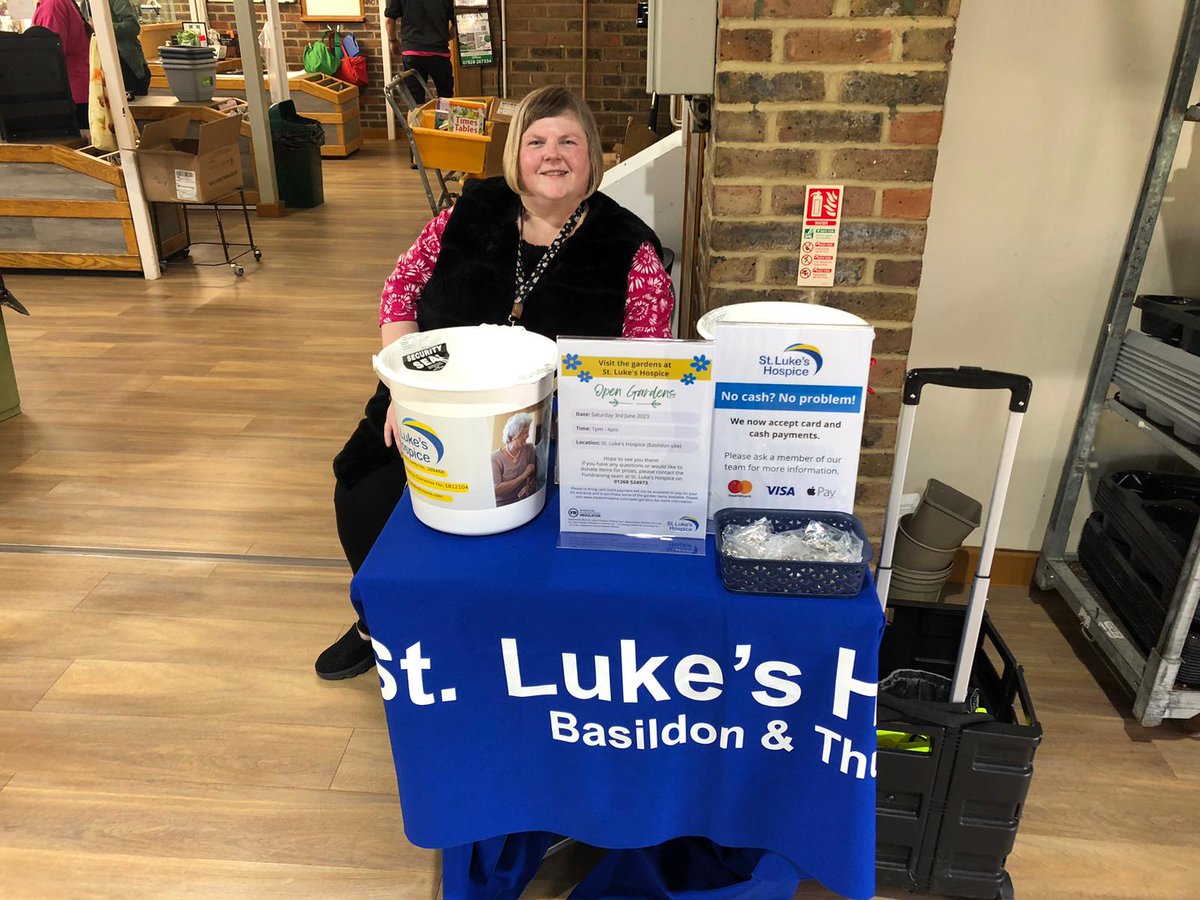 Excited to be collecting at @thurrockgardencentre today for <a href="/StLukesHospiceB/">St. Luke's Hospice (Basildon & District)</a> 💙💛
Please pop down and say hello! 
<a href="/daisyjamesmax/">Jo Lucas</a>