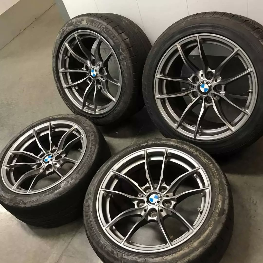 chrisplugoff's tweet image. All complete set $2000