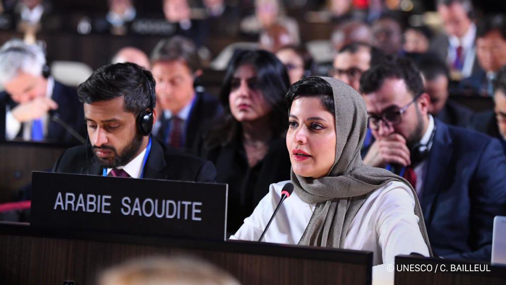 HaifaAlMogrin's tweet photo. Proud to reaffirm the Kingdom of #SaudiArabia's 🇸🇦dedication to global sustainability at the @UNESCO #216EXB session. We remain committed to advancing education, sciences, culture, communication and global priorities such as Africa and #SIDS for the betterment of humanity. 🌐 https://t.co/ekmi2Dyz3a