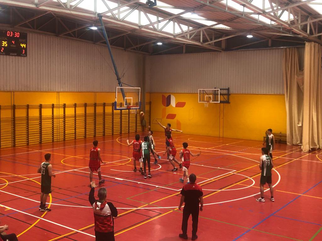 CBCalasanz's tweet photo. Nuestro equipo cadete masculino consigue el ascenso a primera división, después de conseguir derrotar a la @CDLaPazTorre en una eliminatoria muy disputada.
El sábado 20 a las 19.00 en la Cantábrica jugarán la final de Segunda división contra @ArsanAstillero https://t.co/yVb04FLEB6