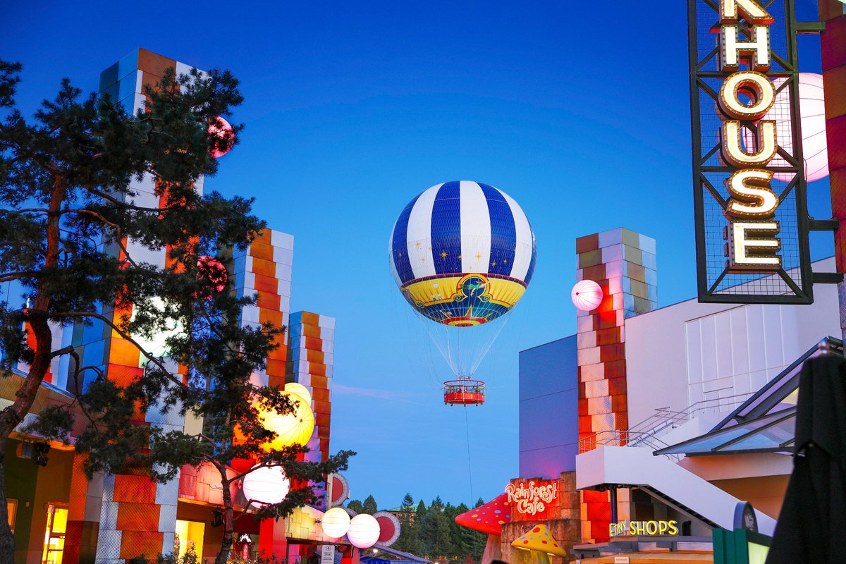 Des lieux pour profiter du printemps : Promenez-vous dans le Disney Village et découvrez ses restaurants à thème, ses bars, ses magasins et son cinéma. Une ambiance festive à deux pas de nos centres de convention et des Parcs Disney.