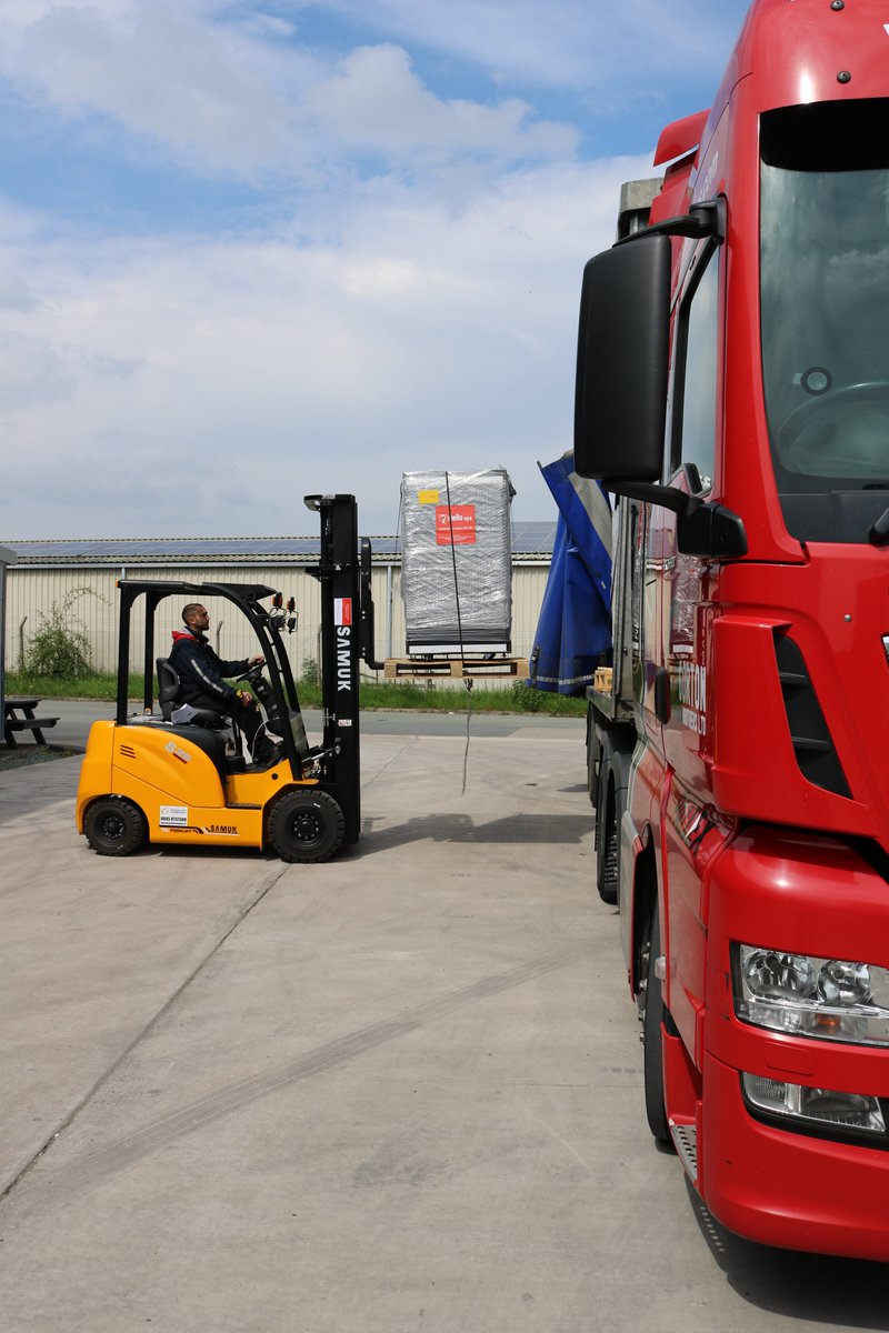 Blueboxsameday's tweet photo. #storewithease at Bluebox Storage Oswestry Ltd, we can collect your goods, deliver directly to our warehouses for storage, ready for dispatch. #fulfilment #distribution #uklogistics #warehouse #3pl #warehousestorage #uk #sme #fullymanaged https://t.co/gorpooo15u