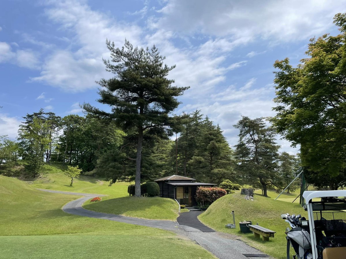cherry05_10's tweet photo. 恒例のゴルフ合宿⛳️
こちらの田舎家では、炭火焼きの美味しいものがいろいろ楽しめます😊
#ゴルフ初心者 #ゴルフ #ゴルフ女子 #ゴルフ好きと繋がりたい #みんな大好きゴルフ #ゴルフ場 https://t.co/sDntCIfjpG