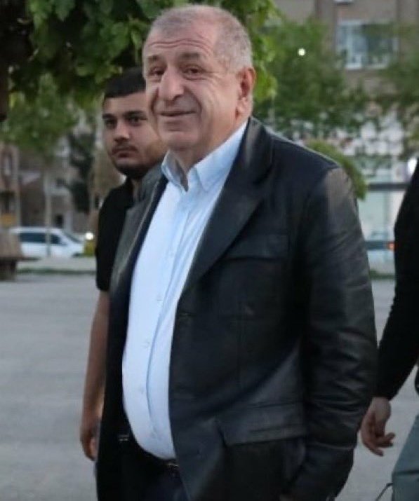 Şu herif kredi çekip parti kurmasa ilk turdan Erdoğan seçimi götürmüştü