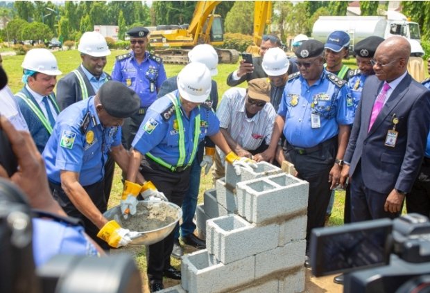 BalaAbdullahiGa's tweet photo. #Nigeriaβs leading #SmartEstates Developer, @cosgroveafrica showing the way, in the Estate Redevelopment of @PoliceNG #DIGQuaters, Abuja.
@cosgroveafrica the touch, that lights the path, in #SmartEstates Development in #Africa. https://t.co/YcwxJWKa1P