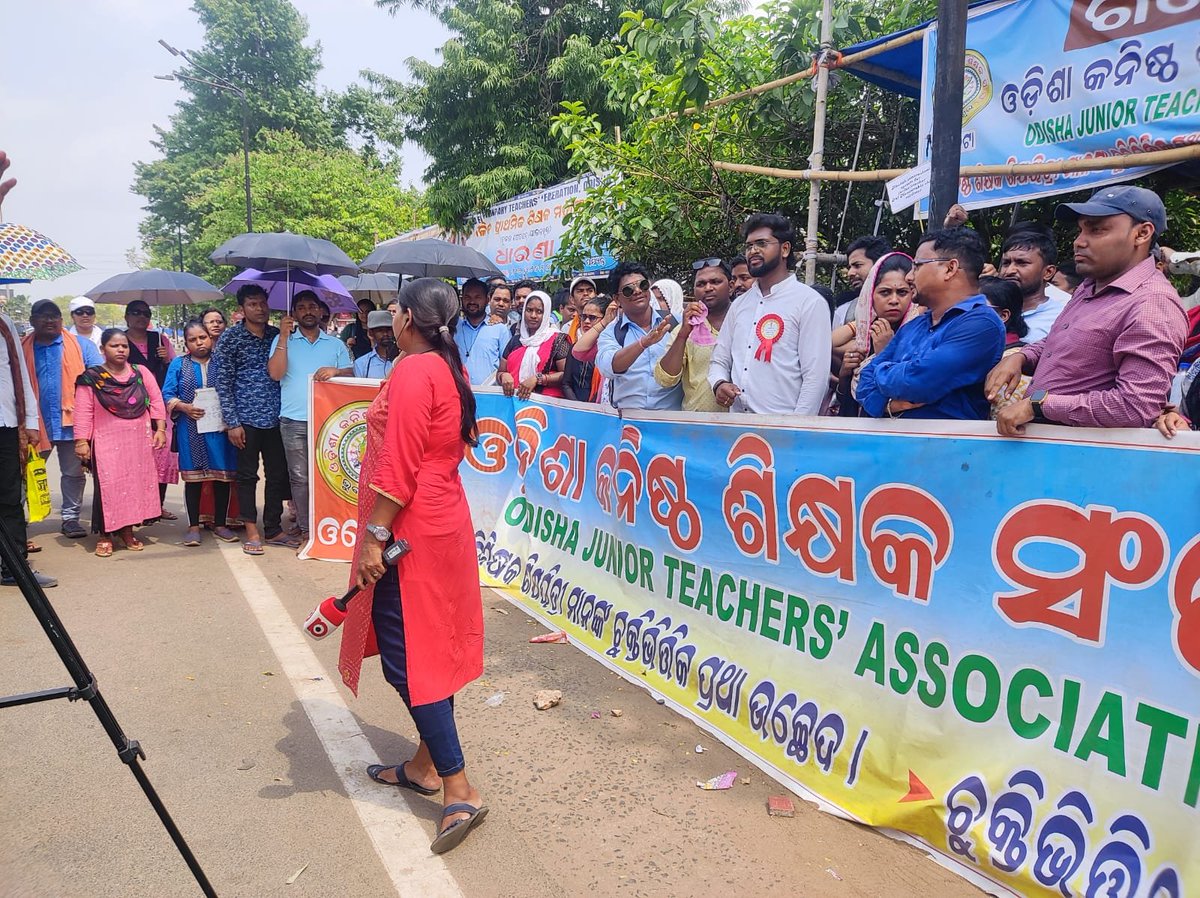OjtaRaighar's tweet photo. Only one demand Regular 9000 Junior Teacher.

@CMO_Odisha @Naveen_Odisha @MoSarkar5T @dpradhanbjp @BIJAYMALLA  @OGCEA @otvkhabar @kanak_news @NandighoshaTV @ArgusNews_in https://t.co/Ts6C8LlVj5