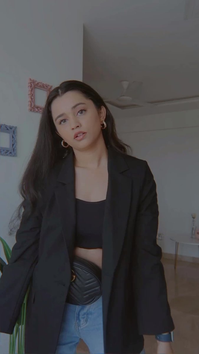 ankitachhetrifp's tweet image. The main character vibes she hold 🔥🥵

#AnkitaChhetri #ankitachhetri25 #MrunalThakur #RamCharan #AnushkaSharma #VickyKaushal #trending #blackdress