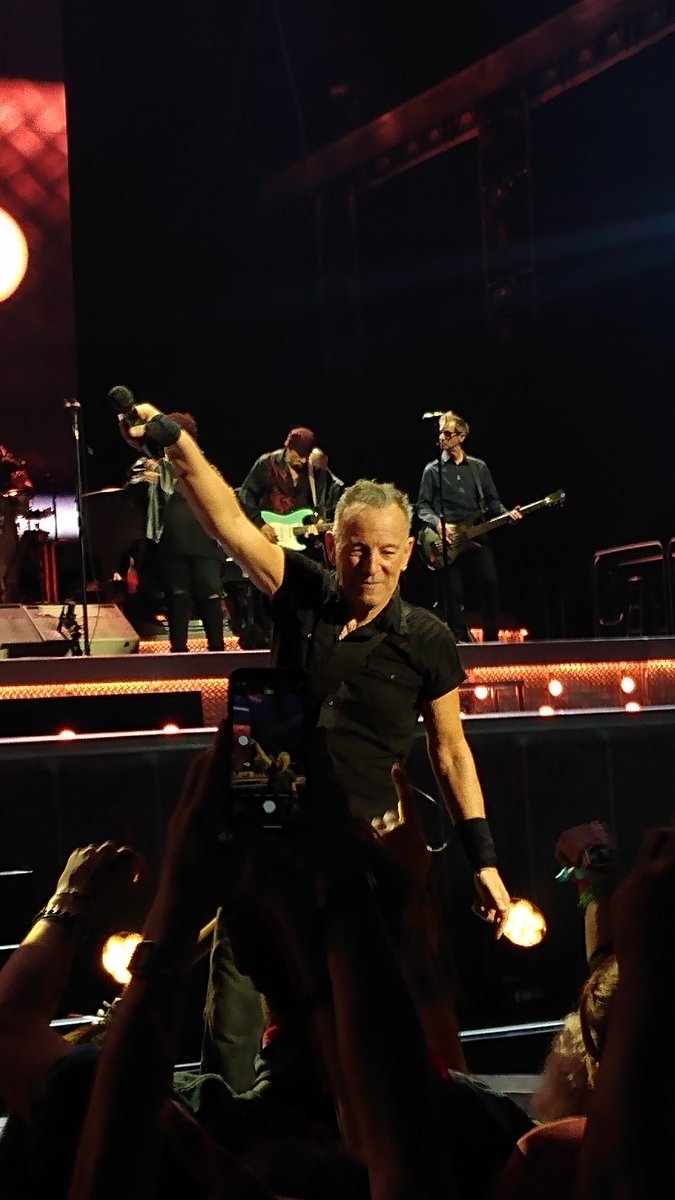 cctuco's tweet image. Que c'était bon. Un shoot de bonheur, de joie, de communion, de partage. Et toujours une claque, Bruce est toujours aussi incroyable et impressionnant 
#Springsteen #springsteenparis