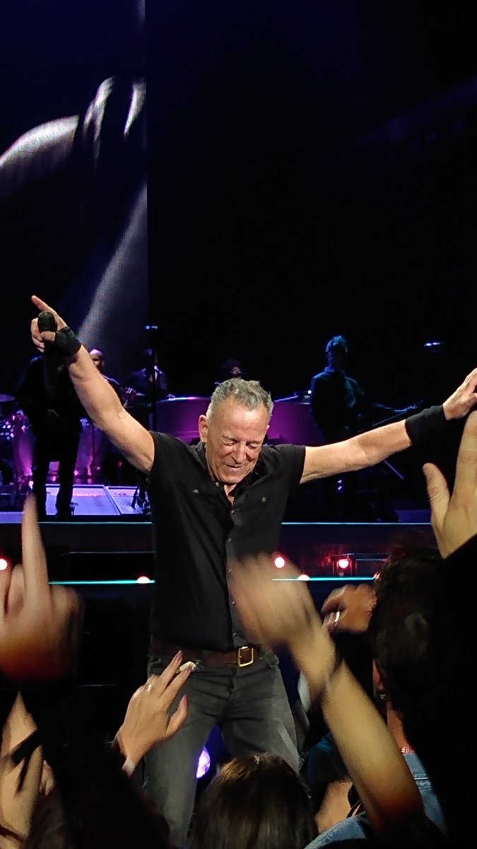 cctuco's tweet image. Que c'était bon. Un shoot de bonheur, de joie, de communion, de partage. Et toujours une claque, Bruce est toujours aussi incroyable et impressionnant 
#Springsteen #springsteenparis