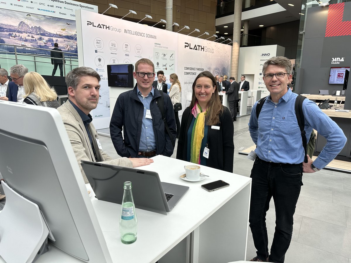Cisco_Germany's tweet photo. Wir freuen uns, auf die erfolgreiche Teilnahme von Cisco bei der AFCEA Fachausstellung 2023 zurückzublicken! 🎉

#AFCEA2023 #ITfürDE #ImpulsgeberBund #CiscoSecurity #CiscoGermany 💼 https://t.co/9FT8ES0HkG