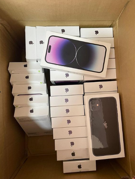 Hannielove19's tweet photo. 🎉Apple商品プレゼント🎉

／
➡iPhoneの在庫がまだまだございます
フォロワーさんにお配りします🎁✨
＼

【商品】
・iPhone14
・iPad
⚠どちらかをお選びください

【応募方法】
✅フォロー
✅RT＆いいね

【締切】
フォロワー1000人到達 https://t.co/FZVnQrc4R4