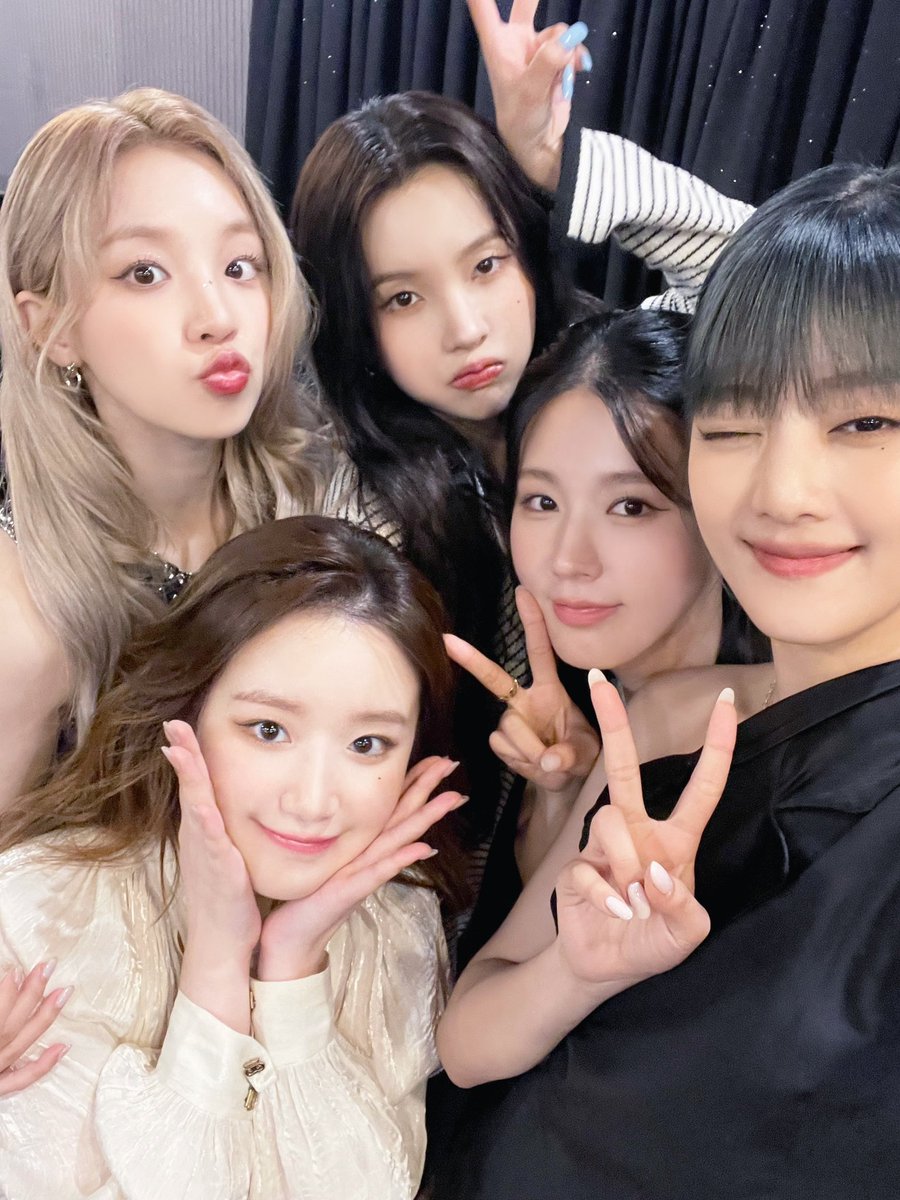 [📢] 멜론 스테이션 <We Spotlight> : 33화 (여자)아이들 편 

화려하게 돌아온 다섯 퀸카와 함께하는 두 번째 시간 👑💖
(여자)아이들의 멜론 스테이션! 📻 지금 바로 만나보세요! 

▶️ kko.to/GOyimbMBpe

#여자아이들 #GIDLE
#I_feel
#퀸카 #Queencard