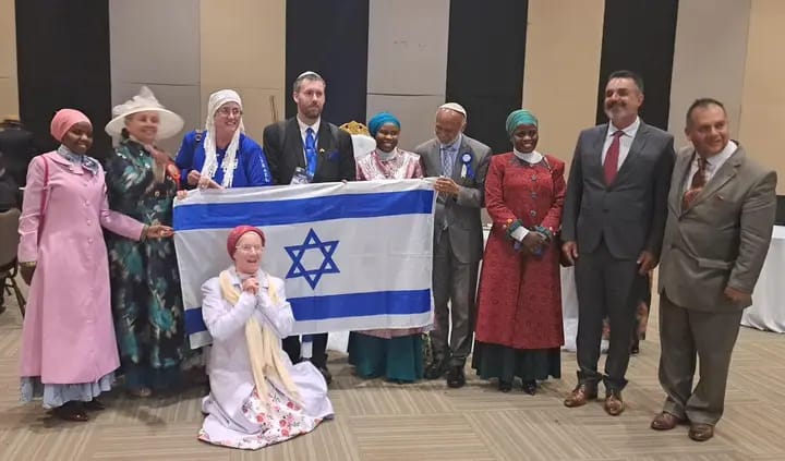 LilyAfuna's tweet photo. Isaiah 42:6 "I, the LORD, have called you in righteousness; I will take hold of your hand. I will keep you and will make you to be a covenant for the people and a light for the Gentiles,

#IsraelMegaProphets https://t.co/GX8ojSx8Pm