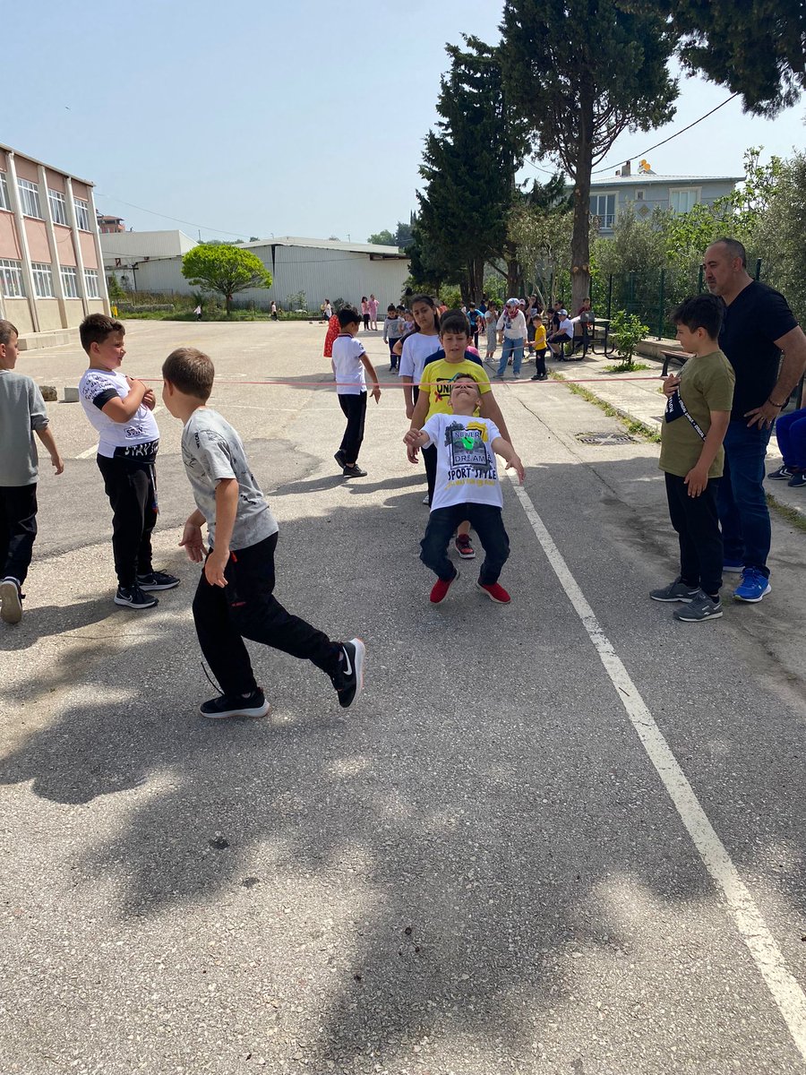 Hareketli Yaşam projemizden <a href="/GurhanCokgezer/">Gürhan Çokgezer</a> <a href="/Osmangazi_MEM/">Osmangazi İlçe Milli Eğitim Müdürlüğü</a> <a href="/Ali_Partal/">Ali Partal</a> <a href="/bursailmem16/">Bursa İl Millî Eğitim Müdürlüğü</a>