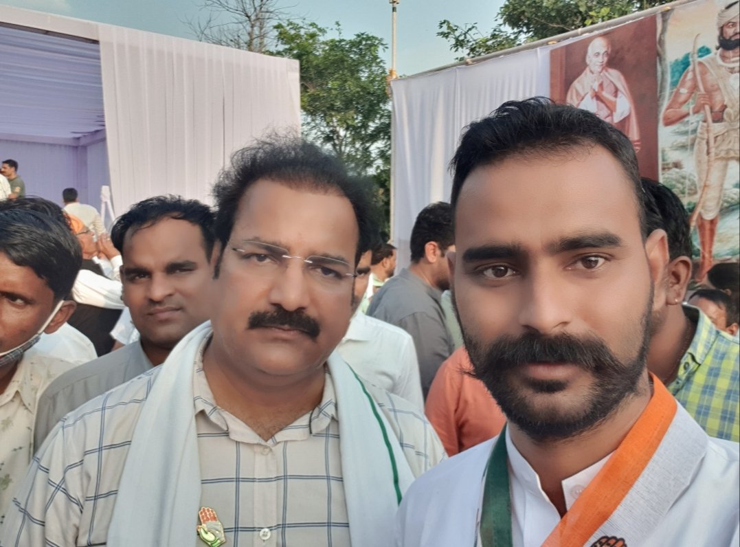 singh_bambora's tweet photo. जन्मदिन की हार्दिक शुभकामनाएं hkm
माँ जमवाय आपको हमेशा ऊर्जावान व स्वस्थ रखे। जनहित व समाजहित कार्यो मे आप हमेशा अग्रणी रहे 
@PSKhachariyawas 
#khachriyawas
#pratapsinghshekhawat 
#jamwaymata https://t.co/m1RwlSYiLd