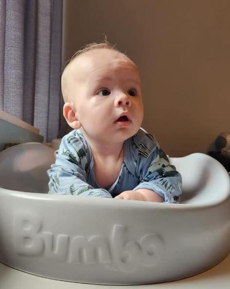Bumbo_Official's tweet photo. Cute baby alert! 🚨😍 Enjoying the soft and comfortable Bumbo changing pad while mom grabs the nappy.
Thanks @mamma_devilliers for sharing! 💜
Get yours here: https://t.co/ZyWMMQ3IH7
#bumbo #bumbofamily #bumbosouthafrica #baby #babyboy #babyproducts #babyshower #momlife https://t.co/tMB1JlZY2R