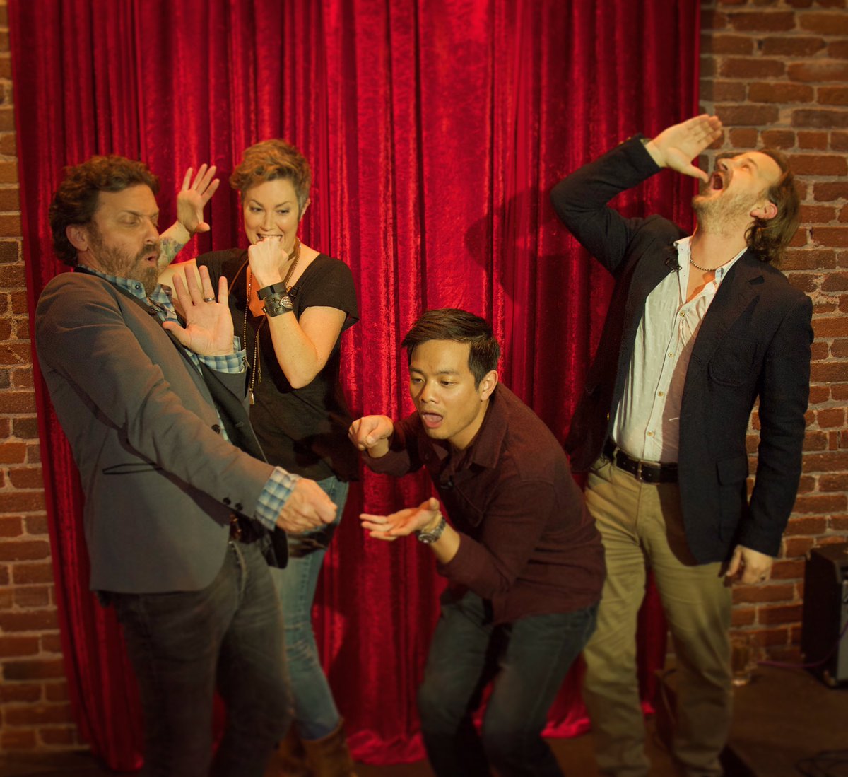 rsjrfanworld's tweet photo. Today is #NationalBBQDay.
Why not mark the day by recreating this "Family BBQ" photo-op pose, from much-missed @KingsOfCon aftershow, #KingsOfConversation?
Want @dicksp8jr's own @visitmusiccity BBQ recommendation? check out #NashvilleTheSpeightWay here:
https://t.co/1OELGyvLeR https://t.co/cGLrs31EM1