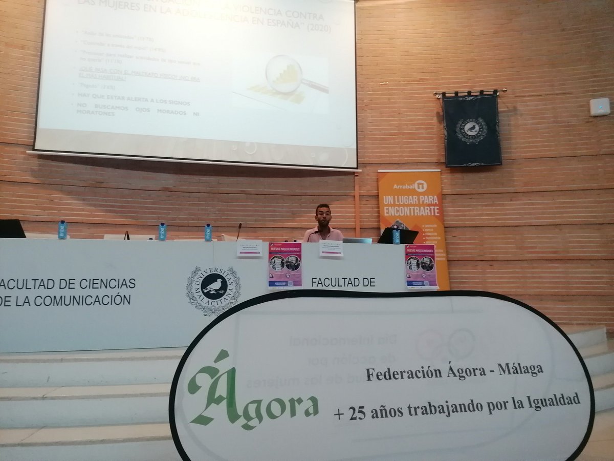 El #machismo está en la #educación, en la calle, por la importancia de la aceptación y el #respetosocial entre el grupo de iguales de jóvenes. Habla <a href="/AlvaroBotias/">Álvaro Botias Benedit ⚖️ 💚</a> en #ForoHombres <a href="/FedAgora/">Federación Ágora</a>+<a href="/ArrabalAID/">Asociación Arrabal-AID</a> con <a href="/MalagaDDSS/">Area DD.SS. Malaga</a>+#PactodeEstado <a href="/DelGobVG/">Delegación del Gob. contra la Violencia de Género</a>. "Las emociones no es cosa de chicas".