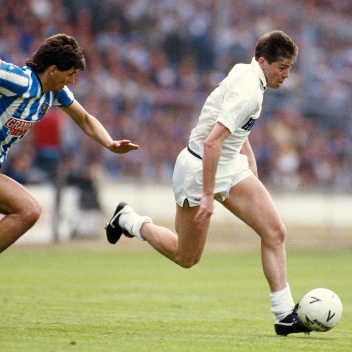 EmiratesFACup's tweet image. #OnThisDay in 1987, @Coventry_City twice battled back from a goal down to beat @SpursOfficial 3-2, sealing the Sky Blues' first-ever FA Cup title! 🏆