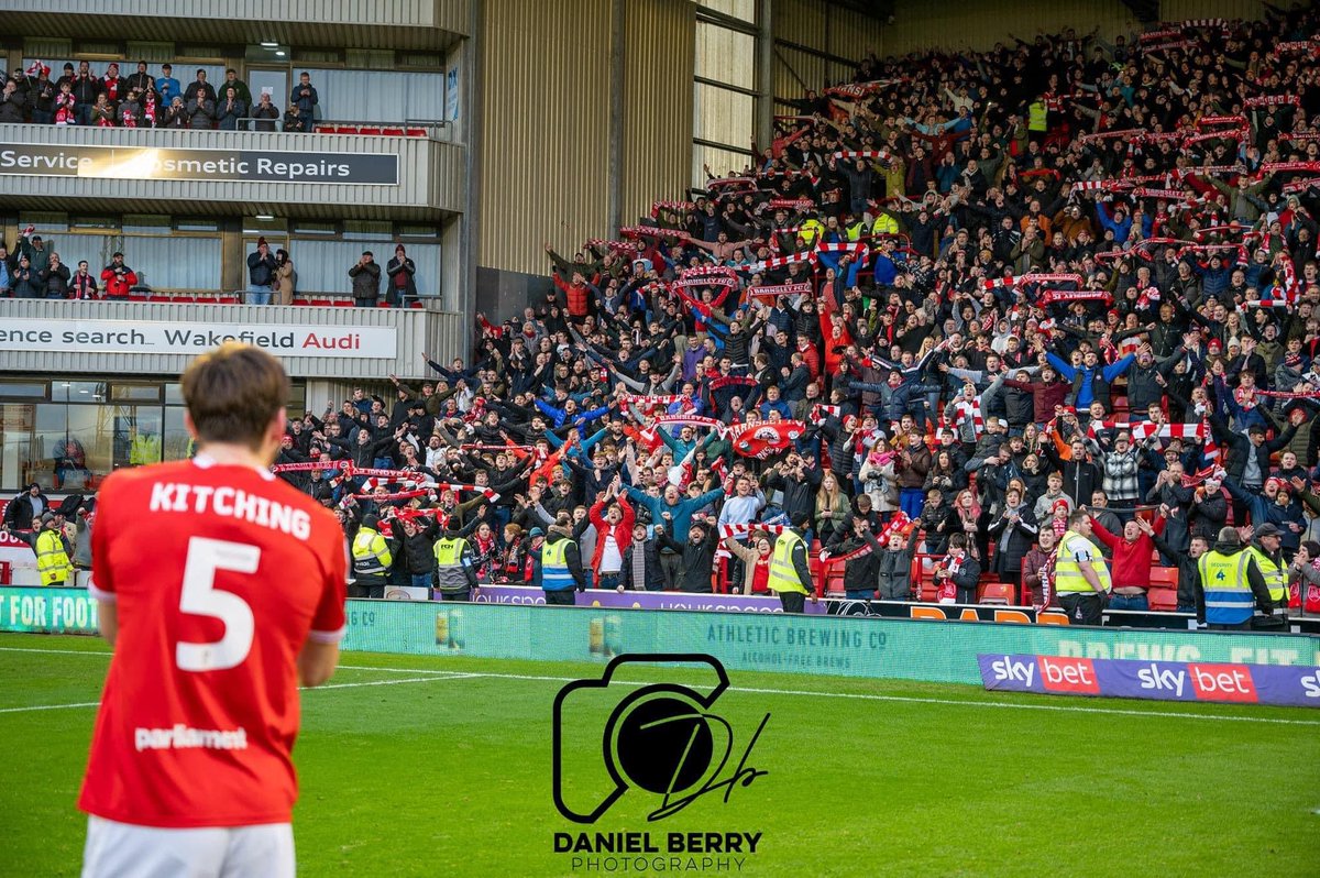 PonteRoaring's tweet photo. For the game on Friday against Bolton we would like to ask all supporters to bring their scarves to the game, just like the game against derby! It would be brilliant to see Oakwell Red &amp; White! We want this to get as far as possible so share the post everywhere! #barnsleyfc #COYR https://t.co/76dAuufF0w