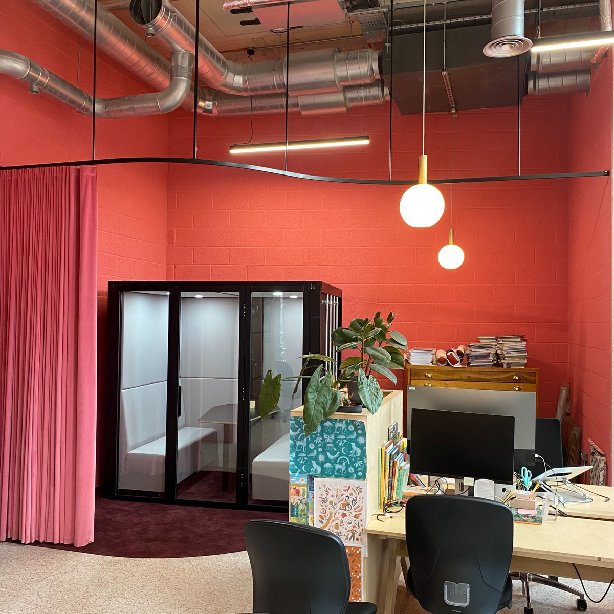 Our container box fitting perfectly into its new home at Magic Cat Publishing.
#themeetingpodco #meetingpod #officepod #officedesign #collaborativeworking #officefurniture #workplaceinteriors #commercialinteriors #madeinbritain