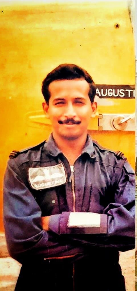 mjavinod's tweet photo. Drop your #MeAt23 picture

PS
I was already a full Operational pilot on MiG21 scrambled twice against #Pakistani intruding fighters #MeAt19 https://t.co/xA8Tio9OWQ