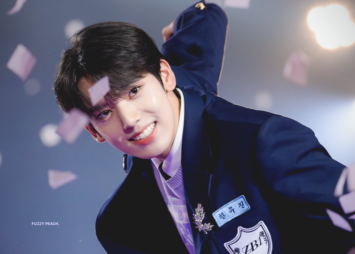 O7O1hs's tweet photo. the look of happiness and love, you can see in his eyes 🥺🫳🏻 https://t.co/ynOJiLiLZg
