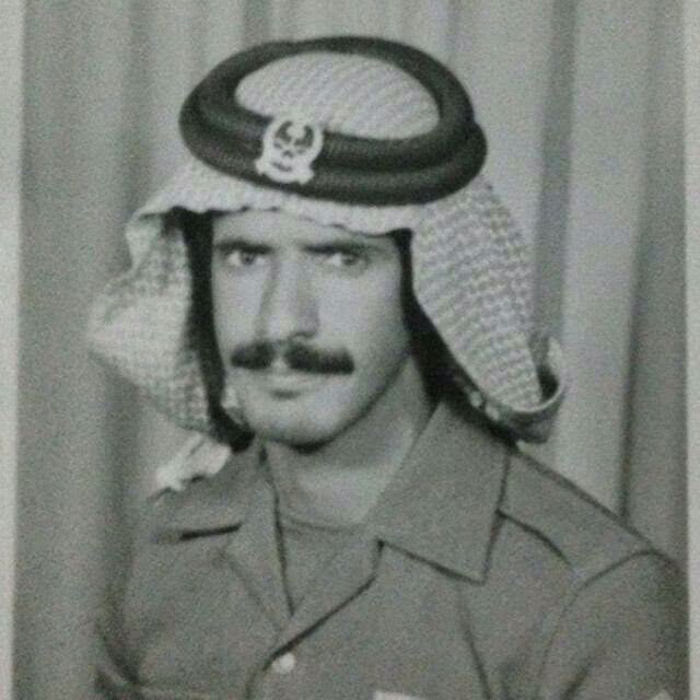 رئيس رقباء / نايف بن مهدي الوندان السبيعي رحمة الله شارك في حرب الوديعة وتحرير الكويت تقاعد ١٤١٨ هـ عمل في شوون الافراد