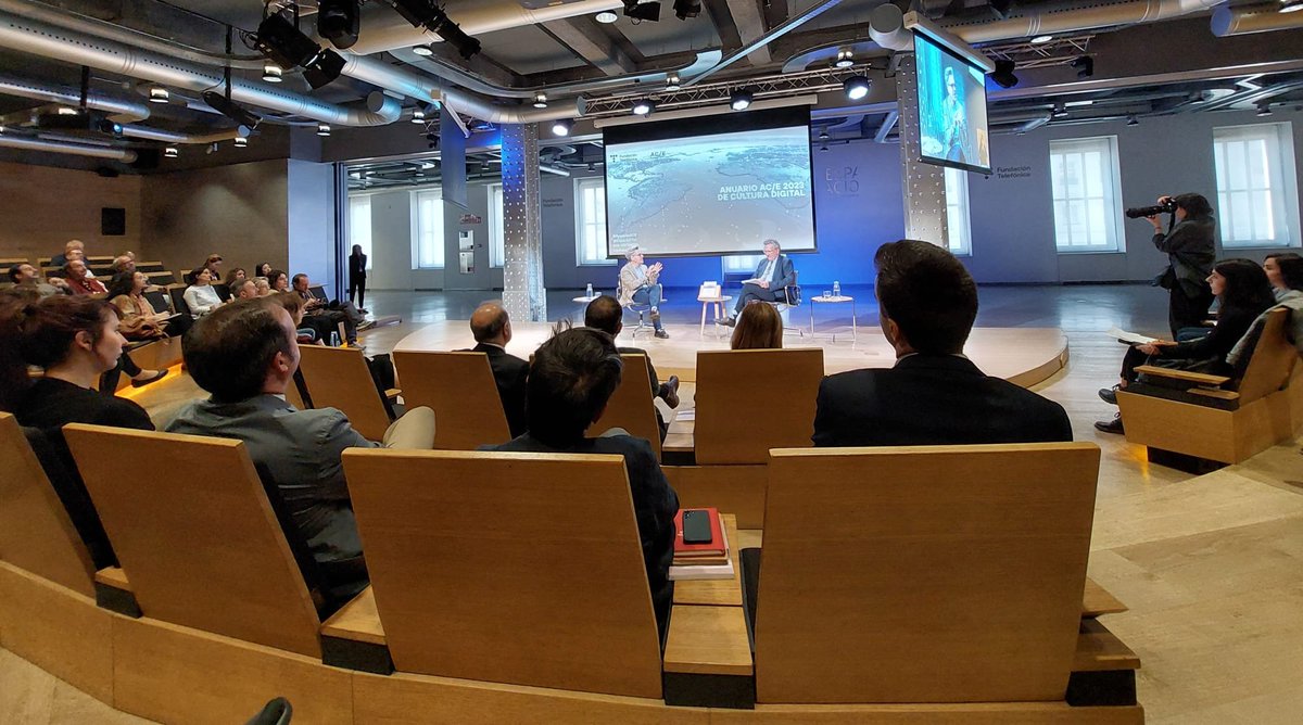 ACEcultura's tweet photo. 🗨️@javiercelaya, CEO de #Dosdoce: "A lo mejor tenemos que empezar a pensar qué tipo de contenido tenemos que generar en España que se pueda exportar mejor, que tenga más mercado en otros países. Lo digital no tiene fronteras".
🔴https://t.co/4Rf6vnKMQQ
#AnuarioACE https://t.co/PJ9fzaa8L6
