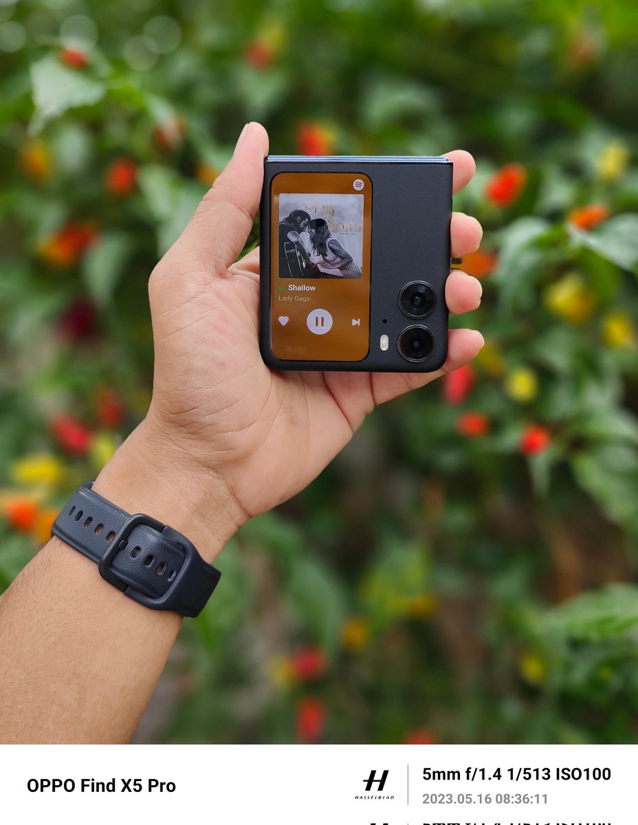 JordanMacadaeg's tweet photo. You can now play music without flipping your phone!😍
The new update adds a Spotify widget on the cover screen.🫰🎶🎵🔊
#OPPOFindN2Flip #OPPOAmbassadors
#OPPOFlipCreativity
#FlipthePose #SeeMoreInASnap #FlipCreativity #TripodKiller #InvisibleCrease #ShotonOPPO https://t.co/h97flW3mF2