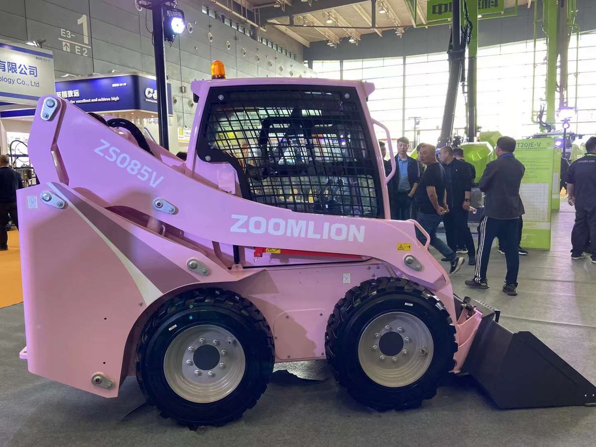 CRUKING_Rena's tweet photo. 2023 CICEE Changsha Construction Machinery Exhibition🔥🔥🔥
Quality changes the world!!!
Welcome to inquiry
#wheelloader #excavator #skidsteerloader #truckcrane #Concretemixertruck #roadroller #Chinamachine #XCMG #zoomlion #SANY #euiqment #constructionmachine https://t.co/YDtcJ8b32u
