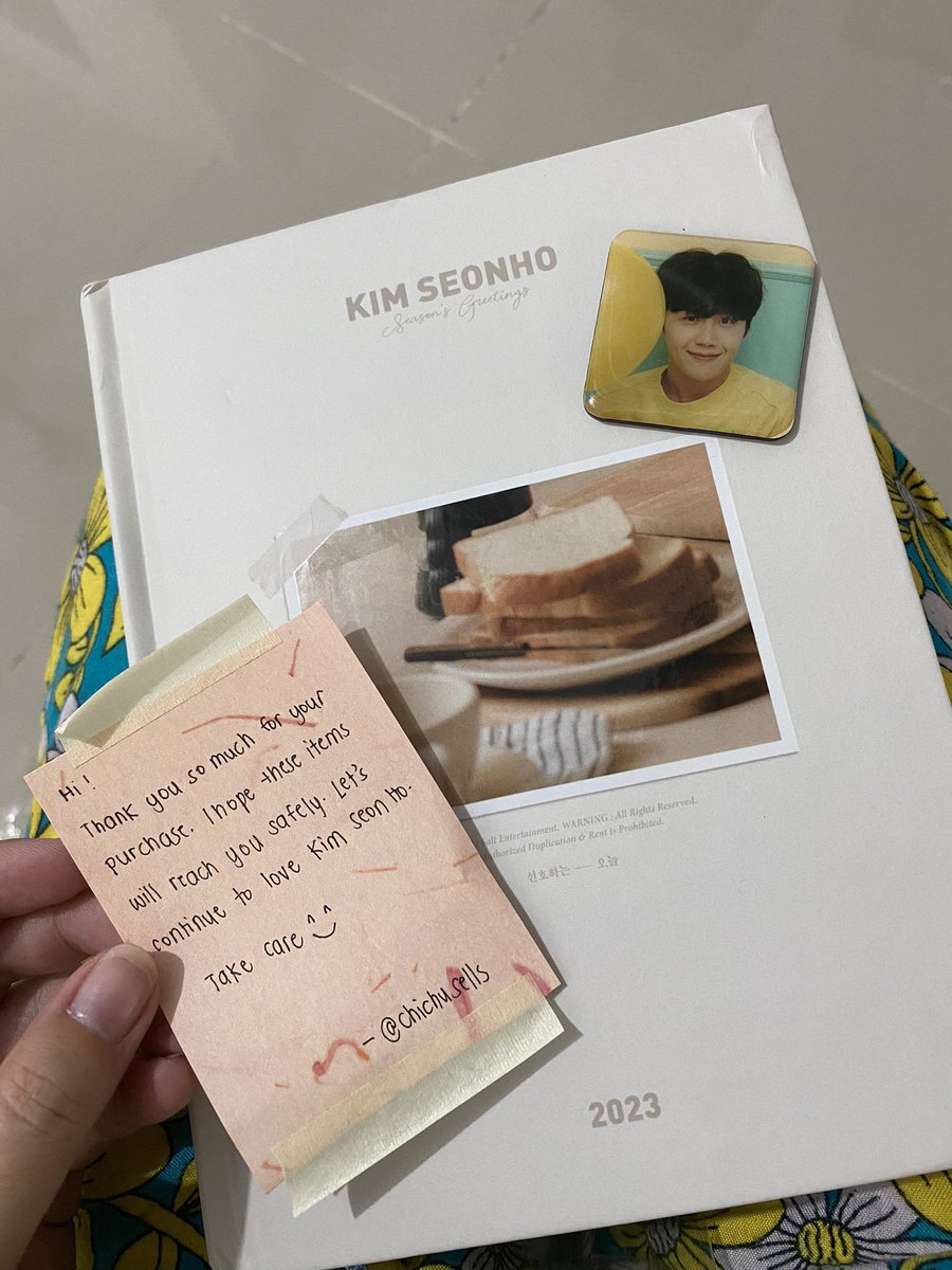 racheeewl's tweet photo. Yey! Got my copy! 💙 #SeonHo #SeasonsGreeting #KSH #KimSeonHo #RefMagnet https://t.co/qkutyF6RhP