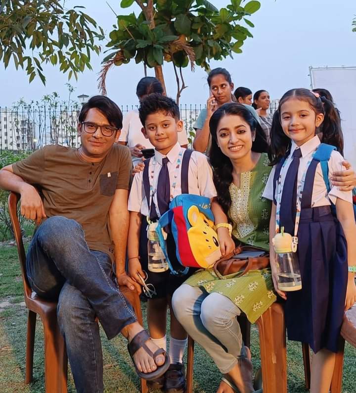 WBBoxOffice's tweet photo. #Upcoming
Shooting in progress for #KamaleswarMukherjee directorial film #EktuShoreBoshun Starring #IshaaSaha, #PaoliDam, #RitwikChakraborty, #PayelSarkar and others... Produced by #AnindyaDasgupta under the banner of #BigCatFilms
💥 More update soon...! https://t.co/TJcACHcACB