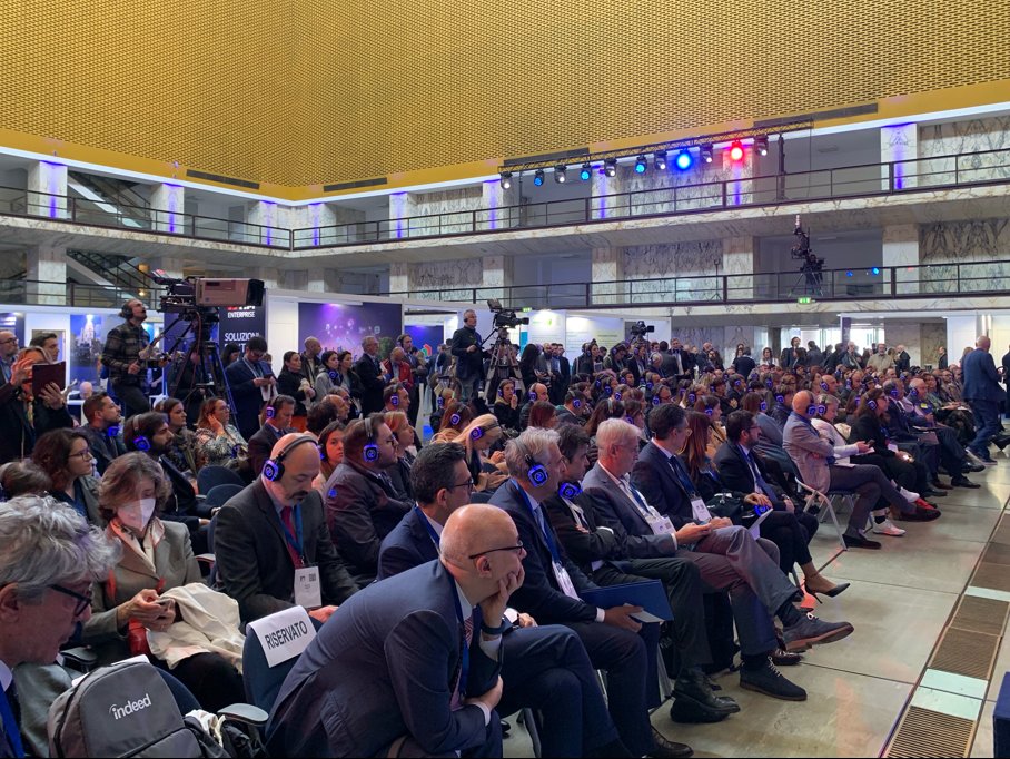 Full room at #ForumPA 📚for <a href="/EU_MarioNava/">Mario Nava</a> talking about a young and attractive public administration. Civil servants will benefit as of this year of the new 🇪🇺 Public Administration Cooperation Exchange (PACE) to spend time working in other Member States' public administrations.